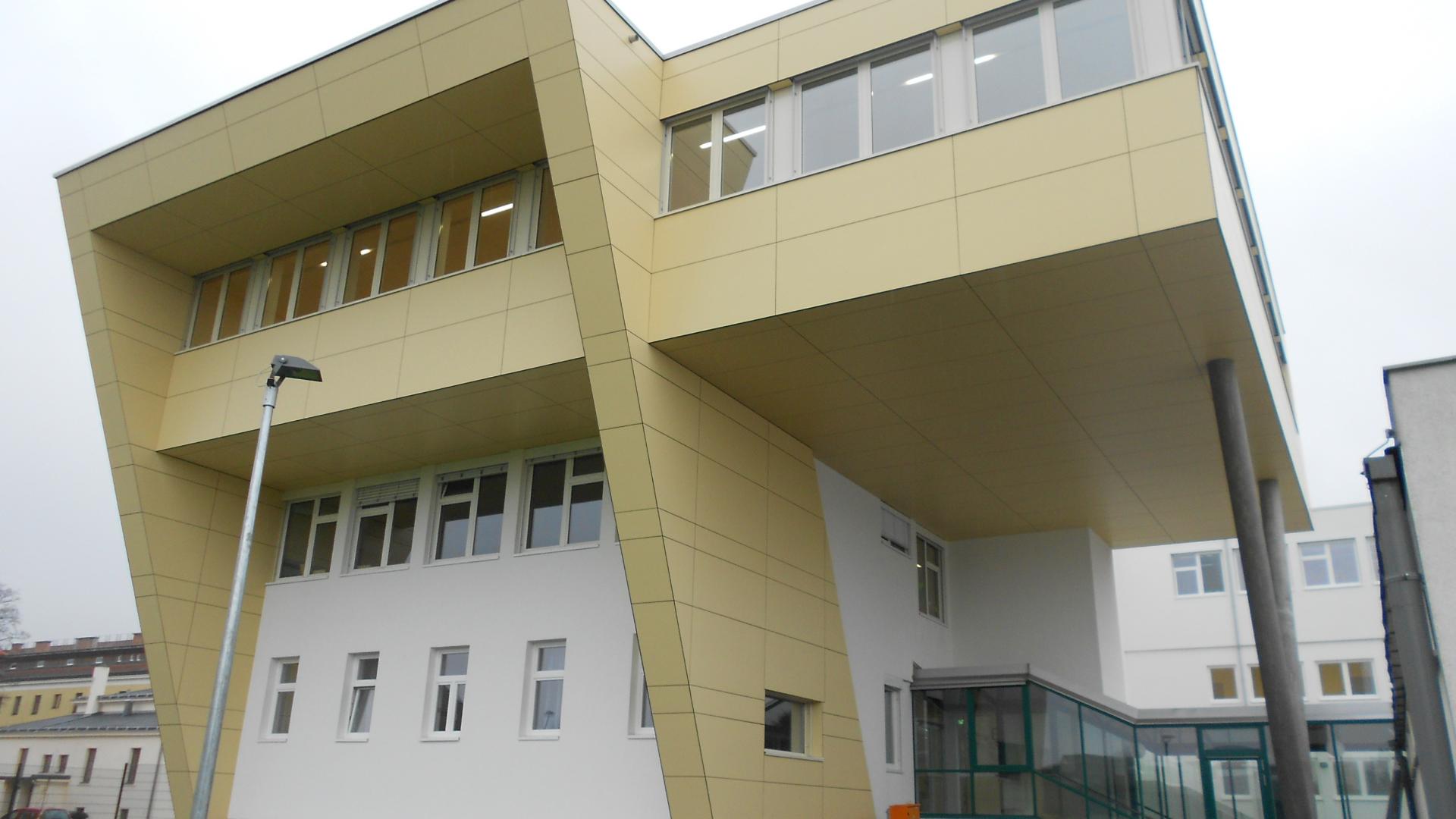 Neuerrichtung Polytechnische Schule und Um- und Zubauten Hauptschule Bruck an der Leitha