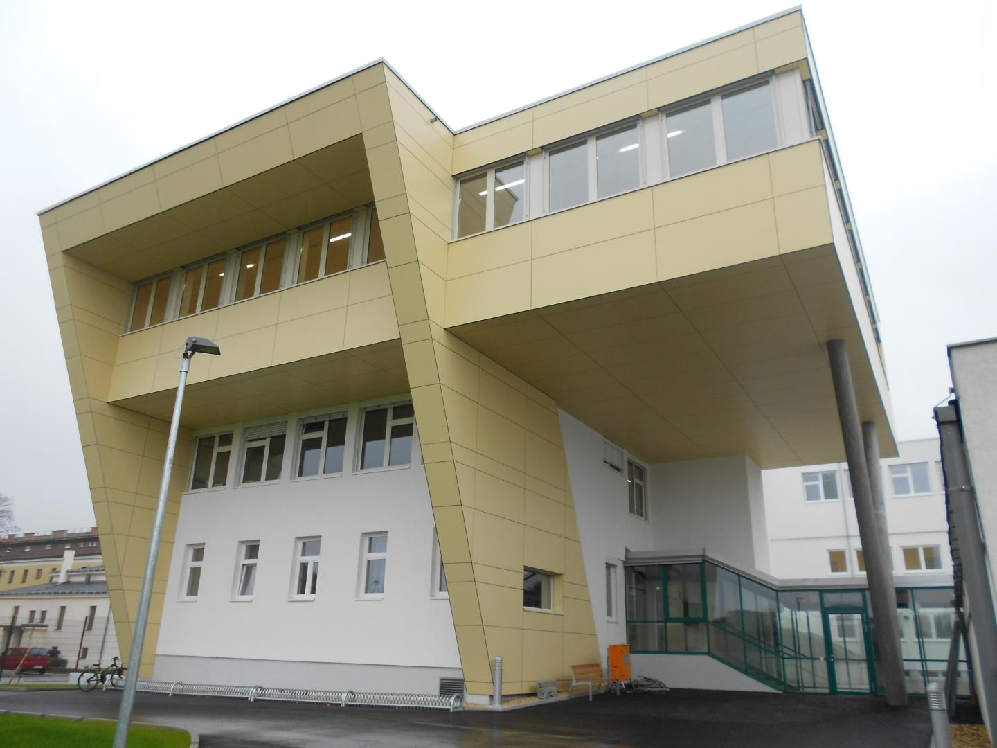 Neuerrichtung Polytechnische Schule und Um- und Zubauten Hauptschule Bruck an der Leitha